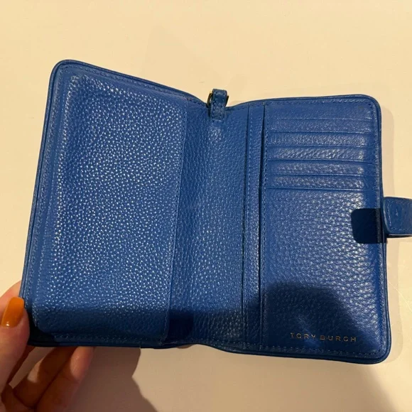Tory Burch Britten Smartphone Snap Wallet - Picture 7 of 13